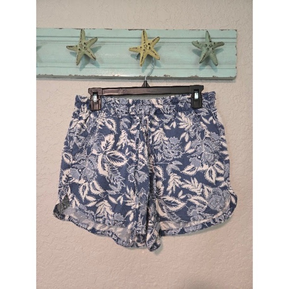 American Eagle Blue Floral Shorts
